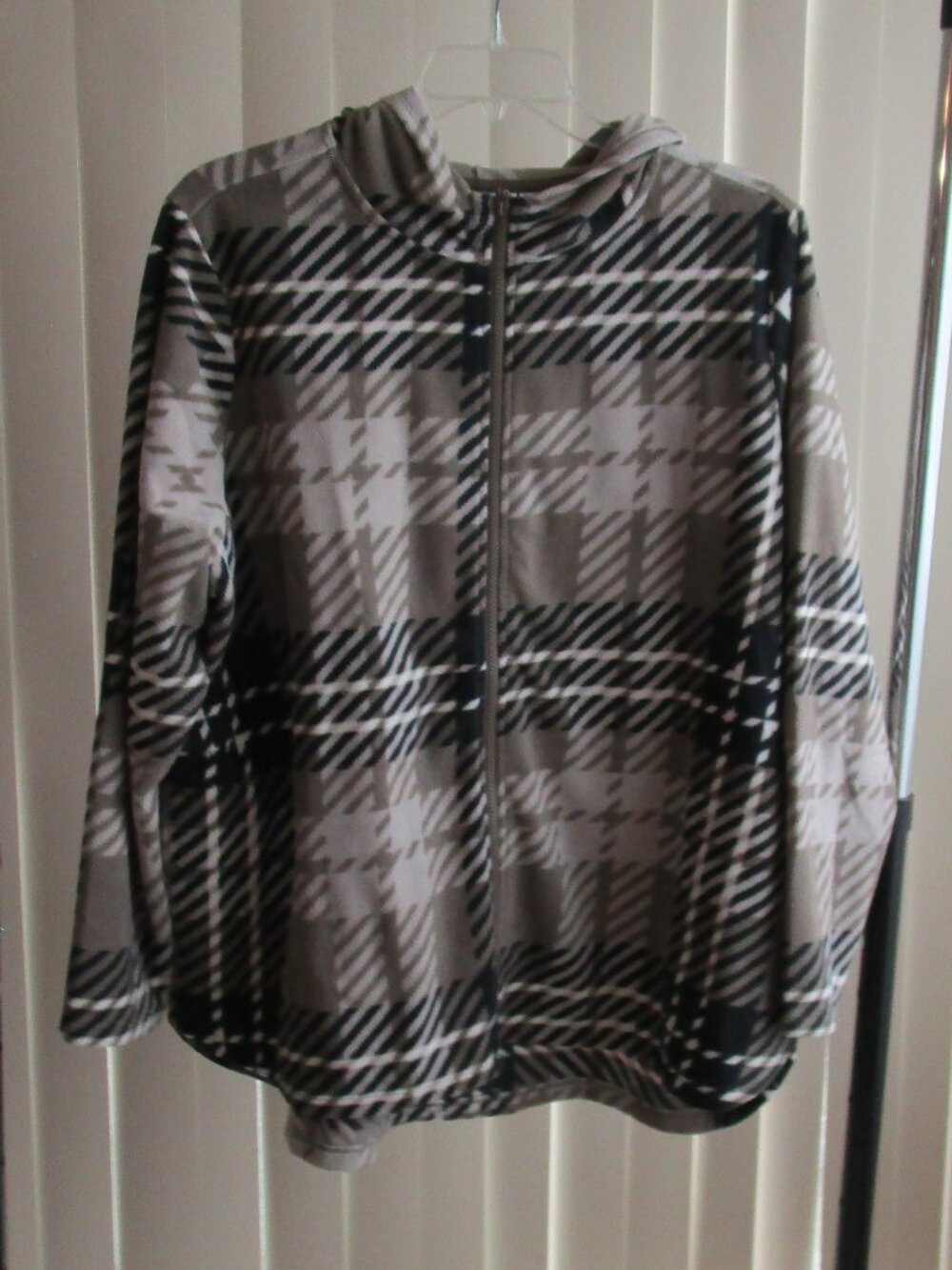 D & Co Active Hooded Fleece Jacket woman 2X - beige/black plaid